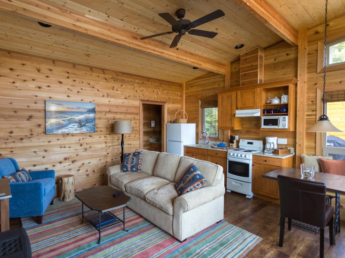 Snug Harbor Resort And Marina Friday Harbor Room photo